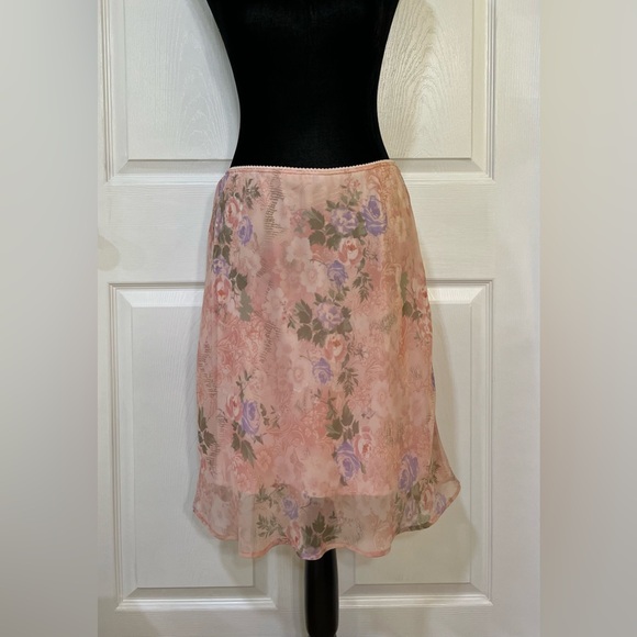 Connected Floral Skirt Size Large - Picture 2 of 6